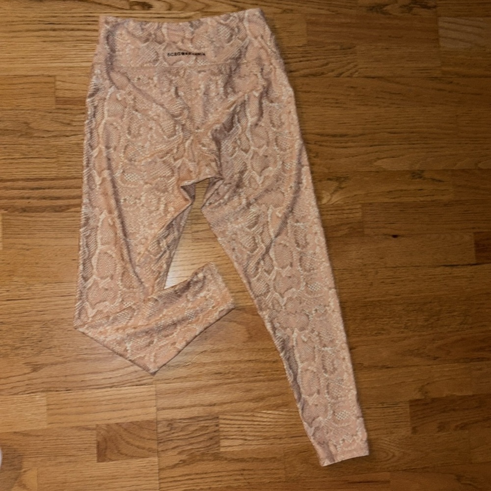 BCBG legging pants large snakeskin print womens size large - Picture 2 of 6